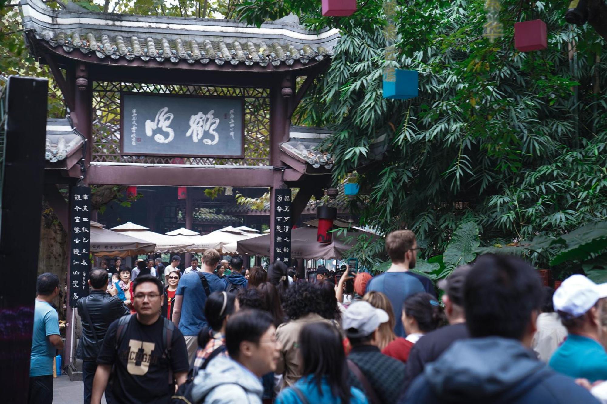 Chengdu Mix Hostel Courtyard Poshpacker Exteriör bild