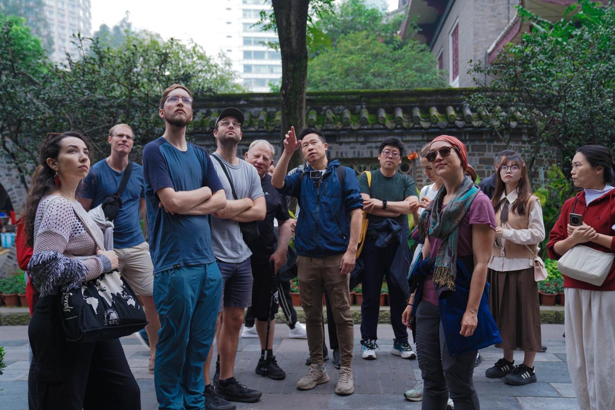 Chengdu Mix Hostel Courtyard Poshpacker Exteriör bild