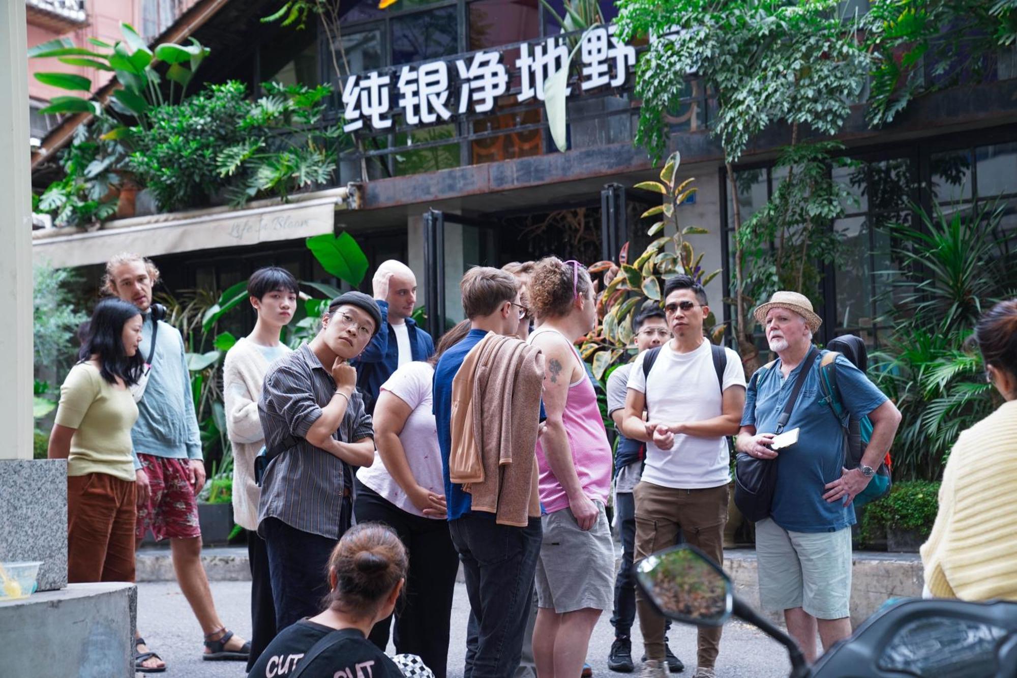 Chengdu Mix Hostel Courtyard Poshpacker Exteriör bild