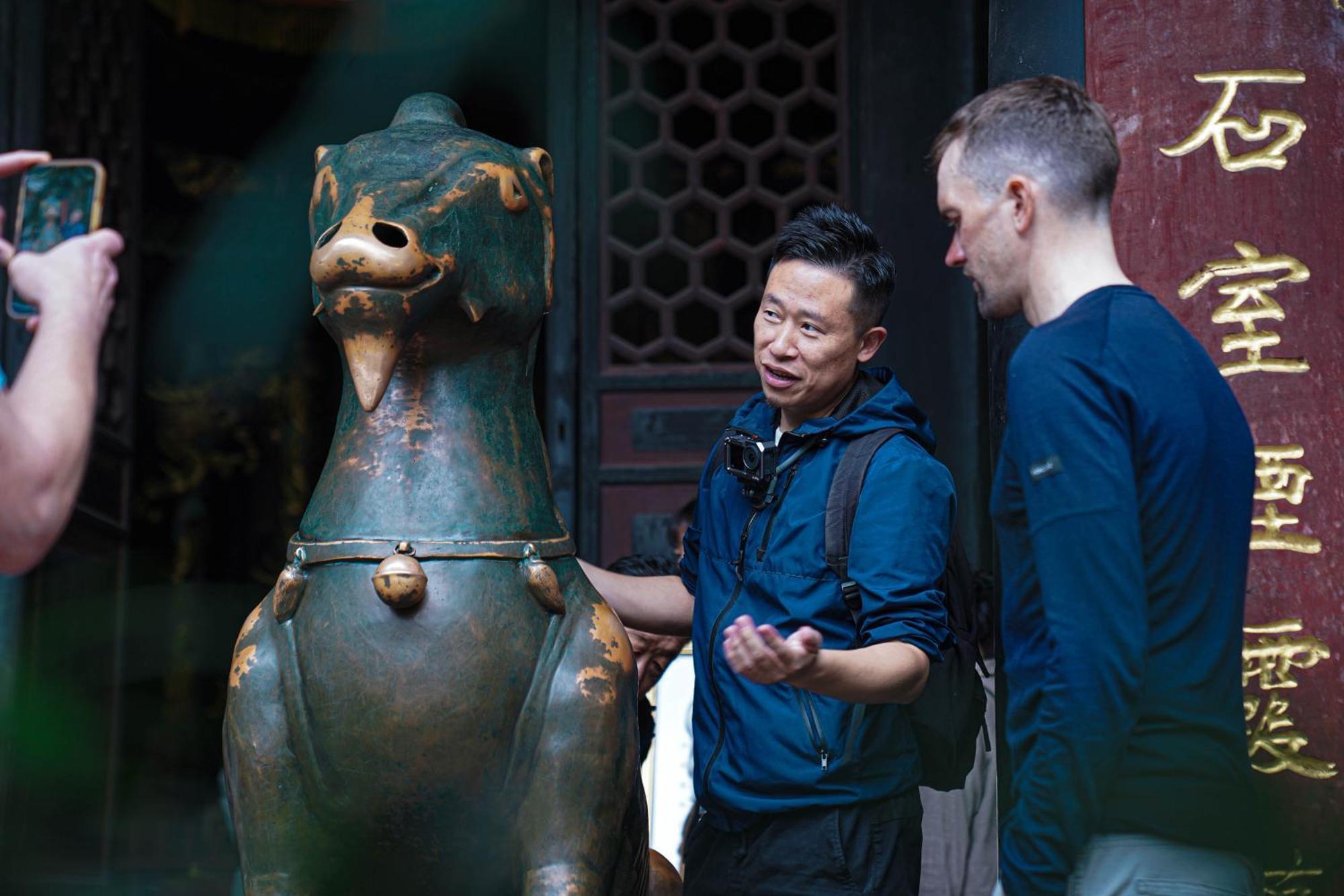 Chengdu Mix Hostel Courtyard Poshpacker Exteriör bild
